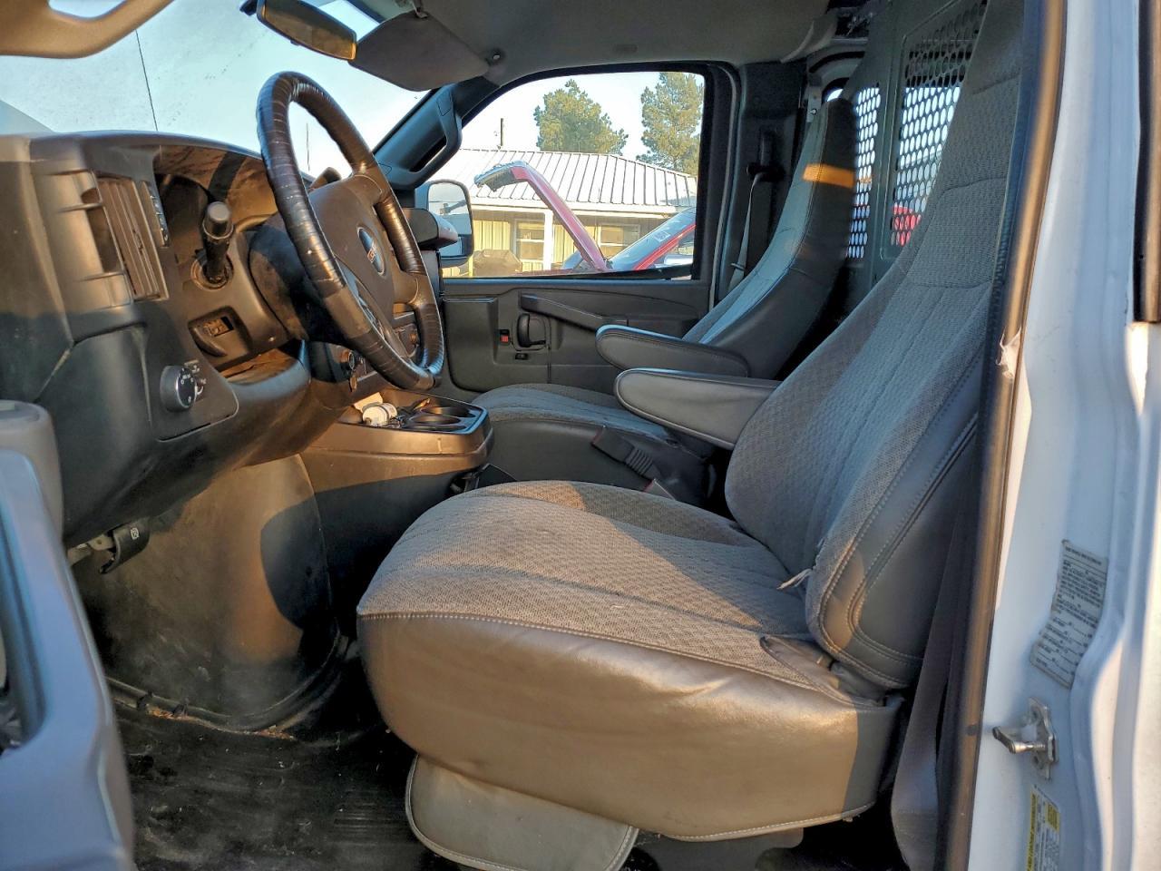 2017 GMC Savana Utility / Service Van