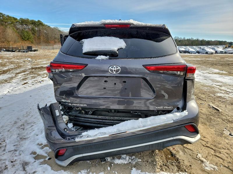 2022 Toyota Highlander xse