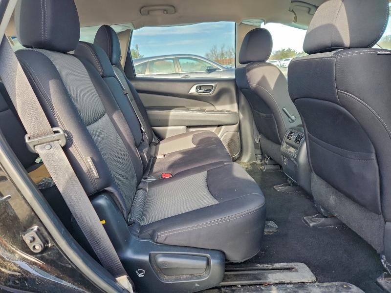 2018 Nissan Pathfinder s