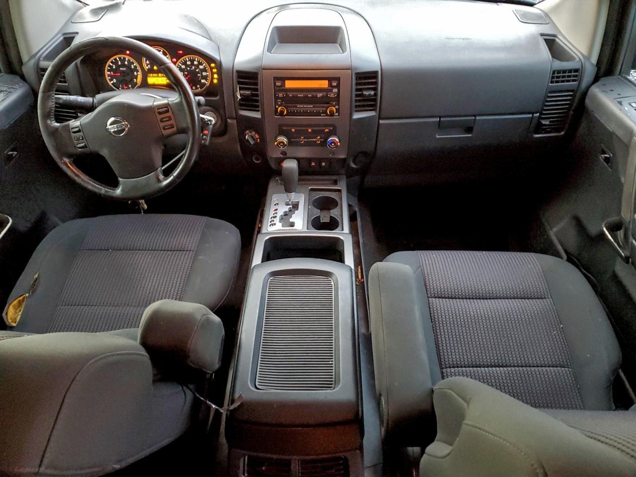 2010 Nissan Titan xe