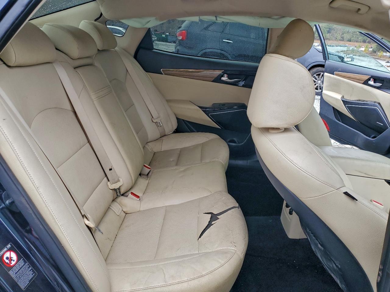 2017 KIA Cadenza Premium