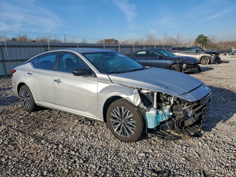 2024 Nissan Altima sv