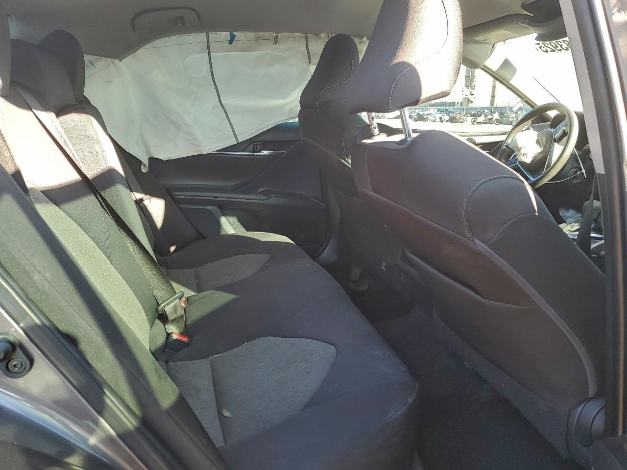 2021 Toyota Camry le
