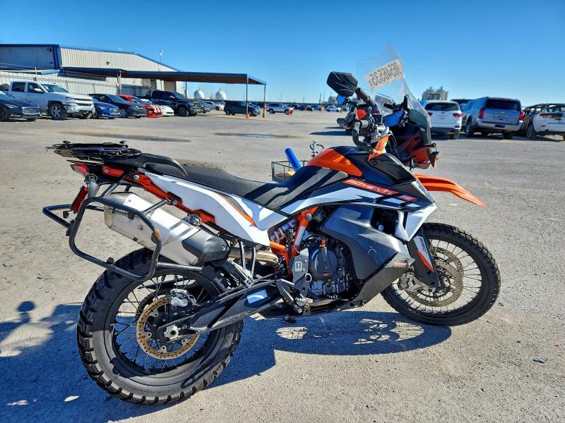 2022 KTM 890 Adventure R