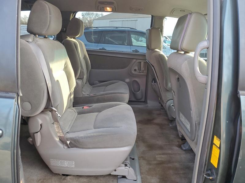 2005 Toyota Sienna ce