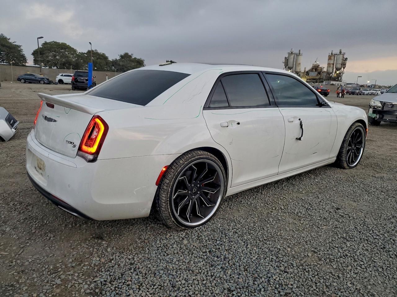 2017 Chrysler 300 s