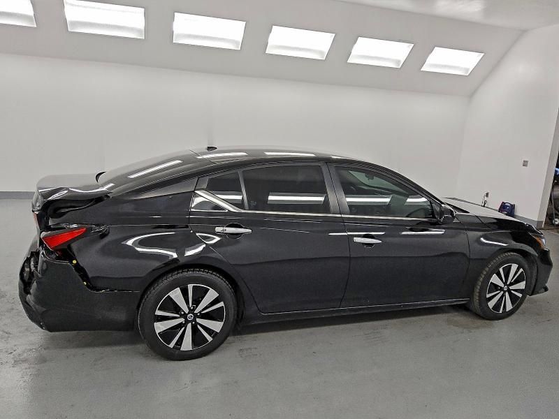 2021 Nissan Altima sv
