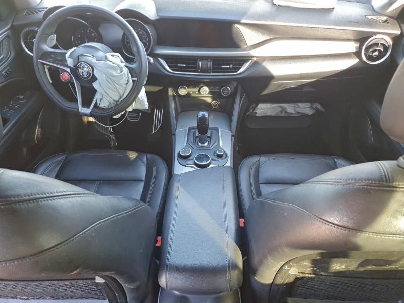 2018 Alfa Romeo Stelvio Sport