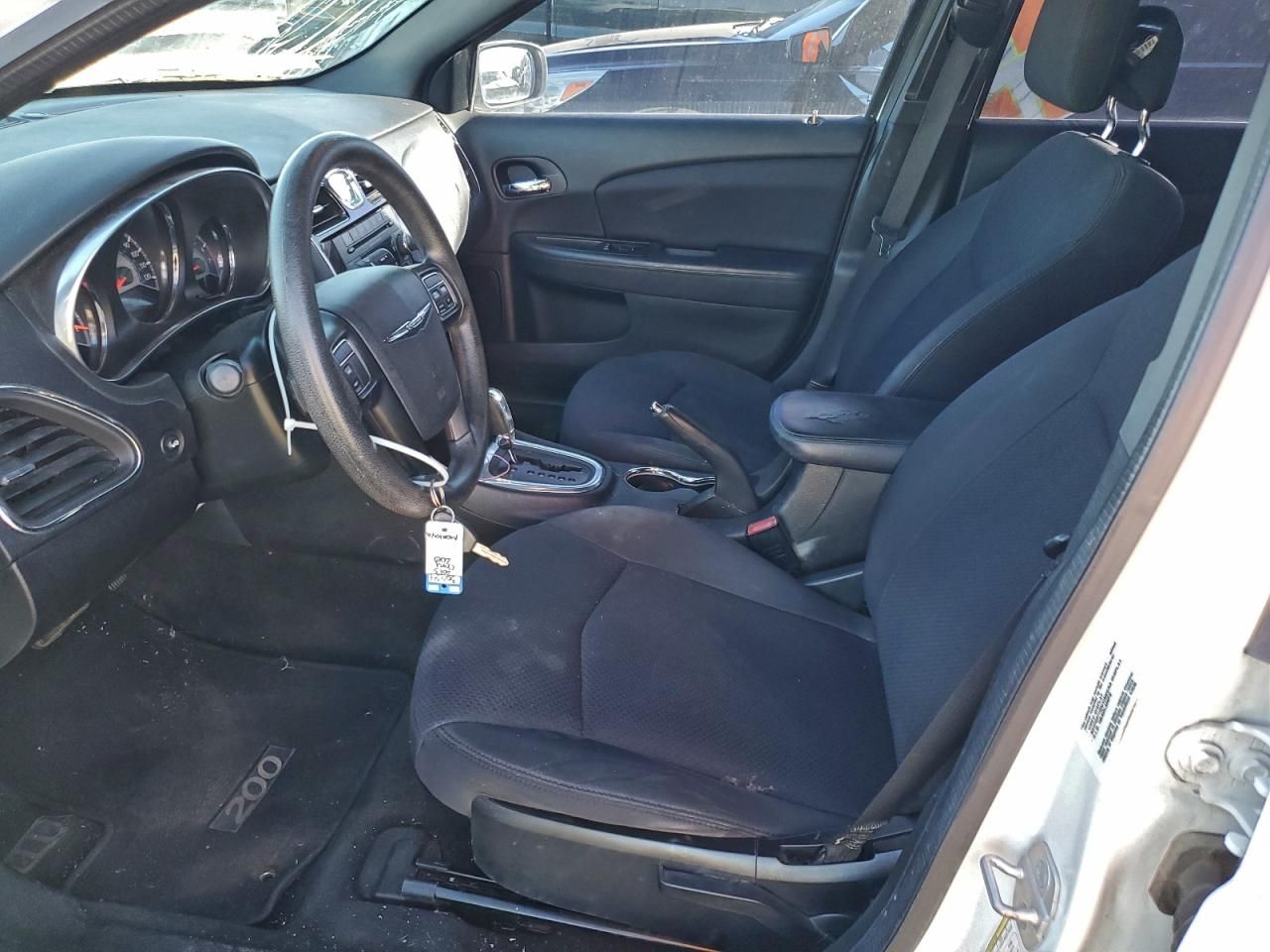 2013 Chrysler 200 lx