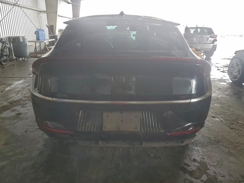 2022 KIA EV6 Light