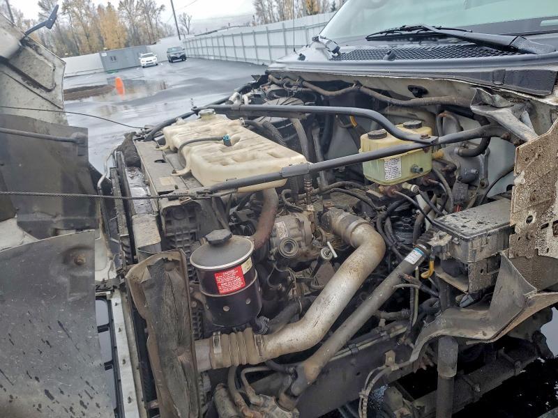 2001 Ford F650 Super