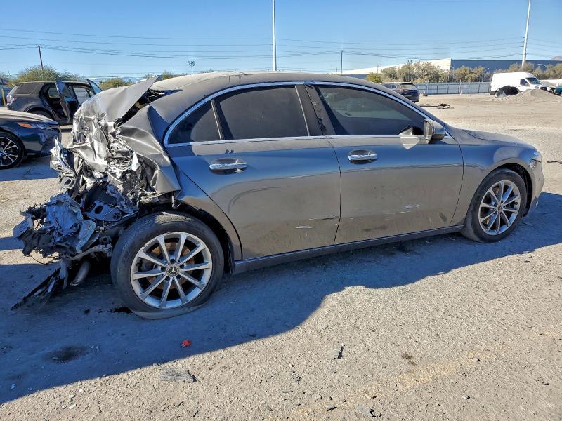2019 Mercedes-Benz A 220