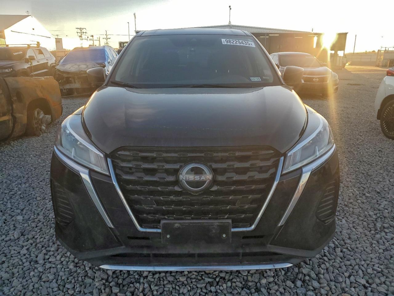 2024 Nissan Kicks s