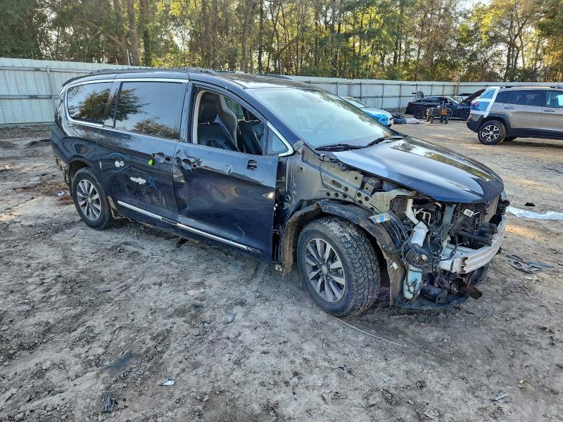2020 Chrysler Pacifica Hybrid Limited