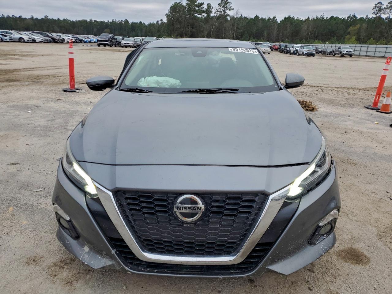 2020 Nissan Altima sv