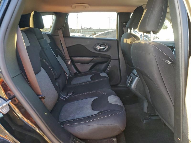 2016 Jeep Cherokee Sport