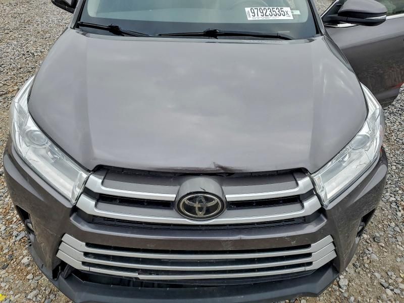 2018 Toyota Highlander se