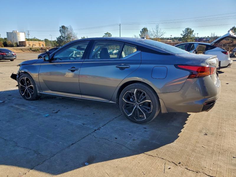 2023 Nissan Altima sr