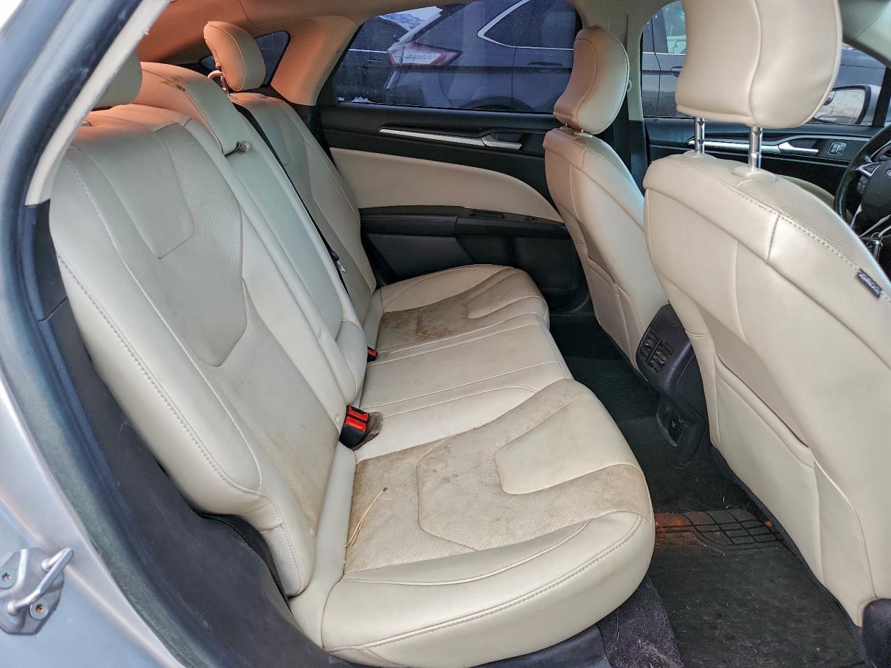 2018 Ford Fusion Titanium/platinum hev