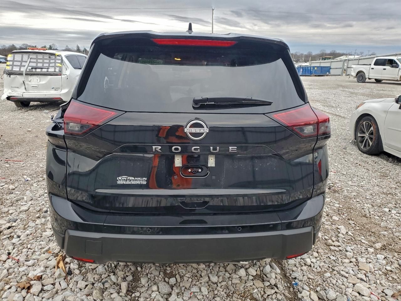 2026 Nissan Rogue sv