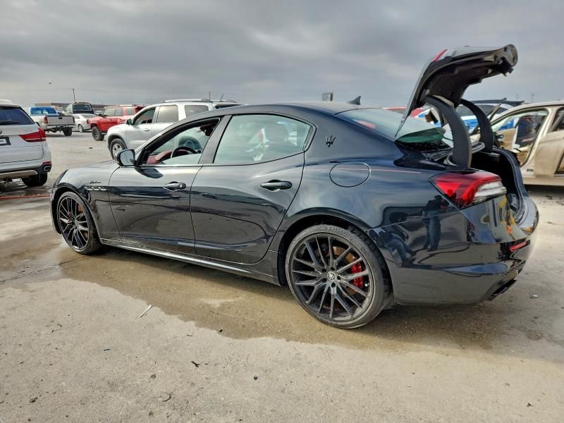 2022 Maserati Ghibli Modena