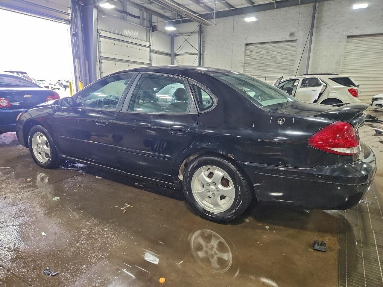 2005 Ford Taurus se