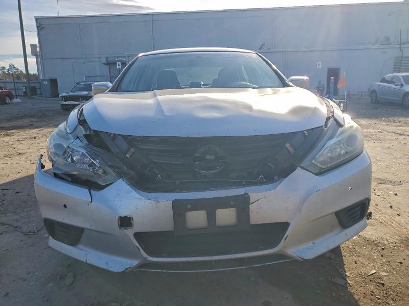 2017 Niss Altima 2.5 s