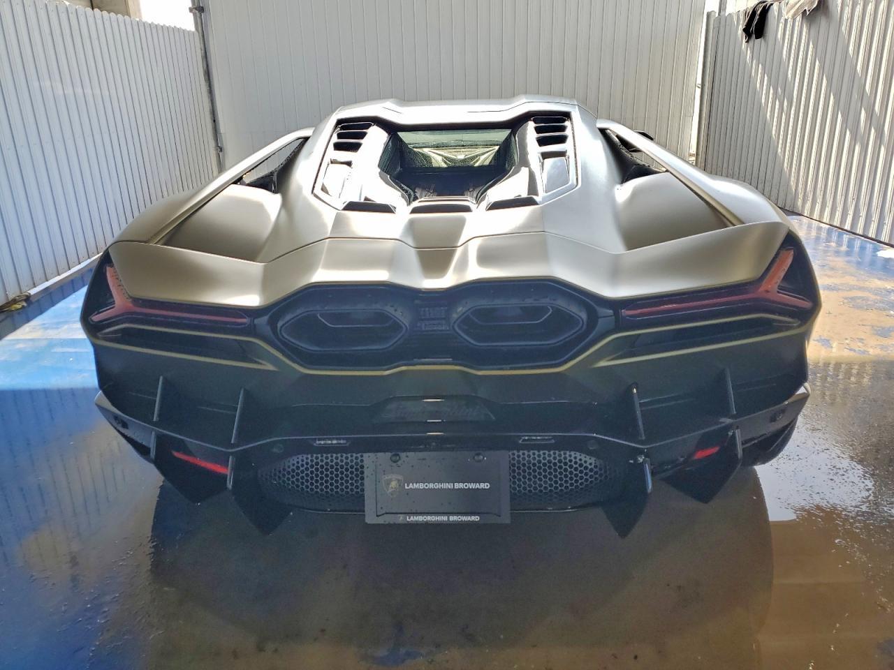 2025 Lamborghini Revuelto