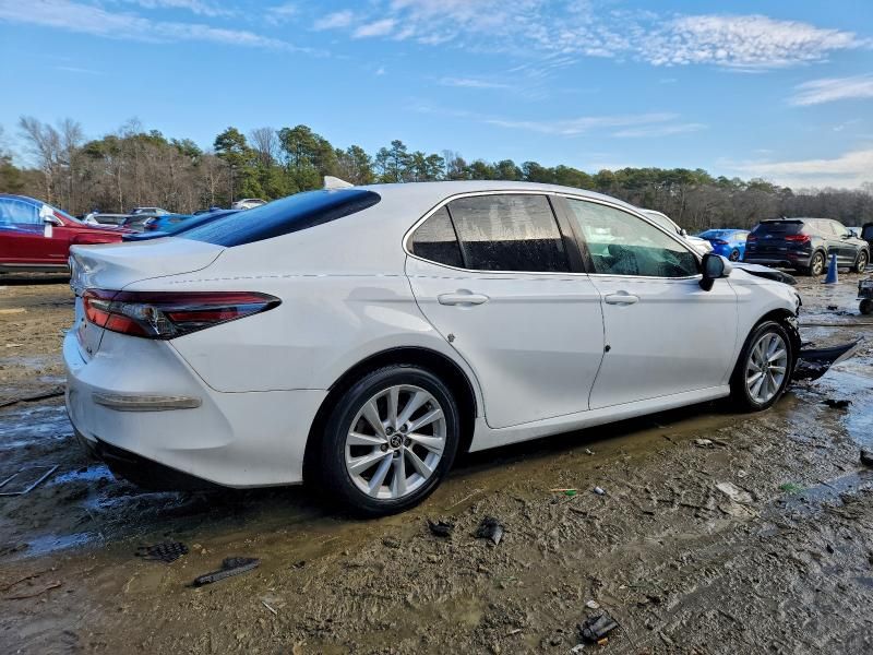 2022 Toyota Camry le