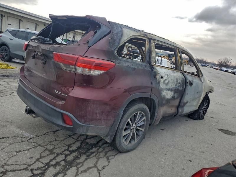 2018 Toyota Highlander se