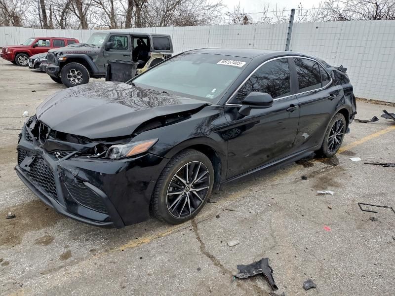 2021 Toyota Camry se