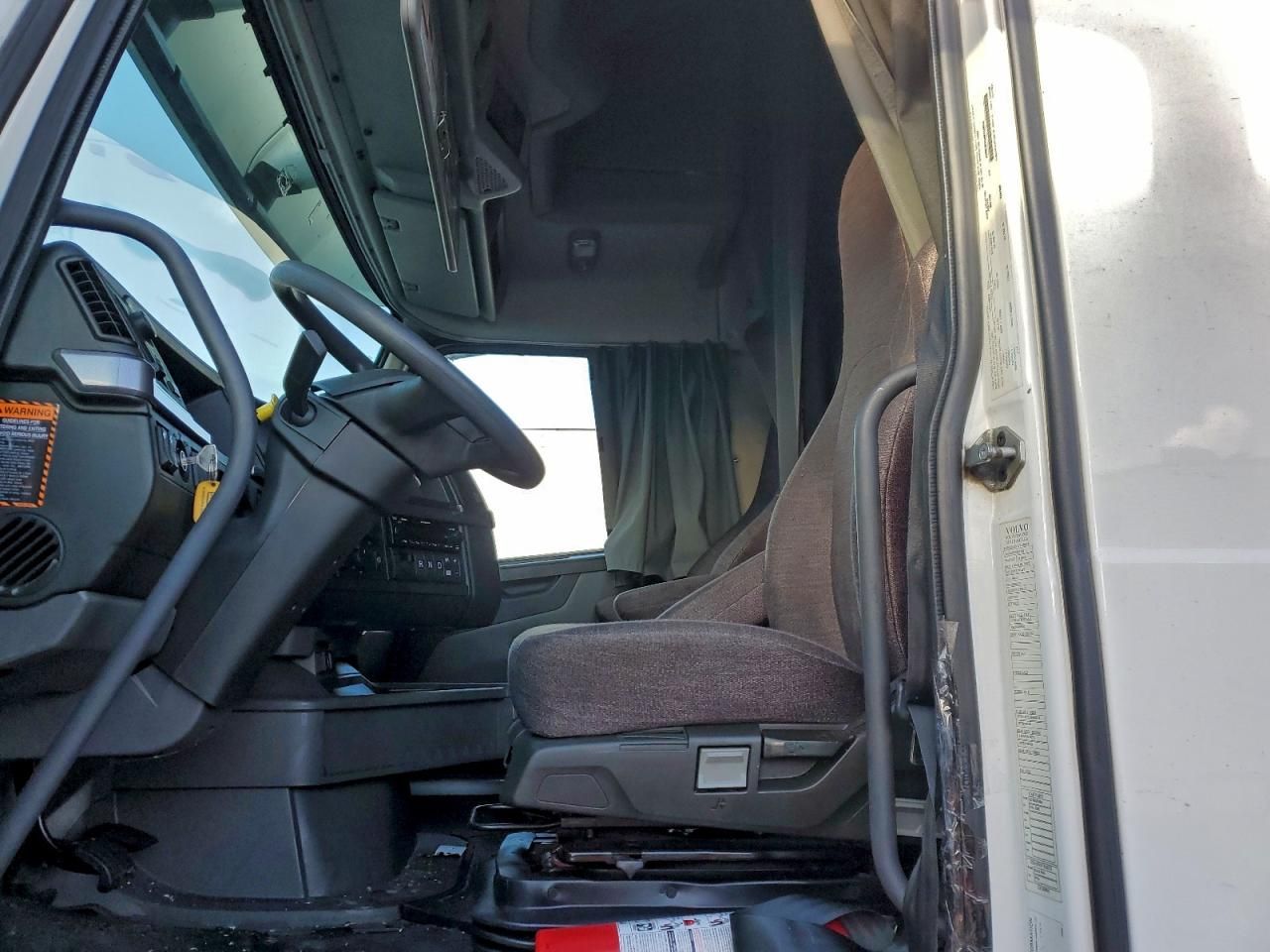 2022 Volvo VN VNL-Semi Truck