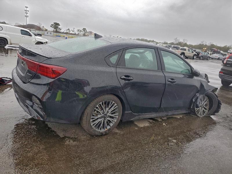 2024 KIA Forte gt Line