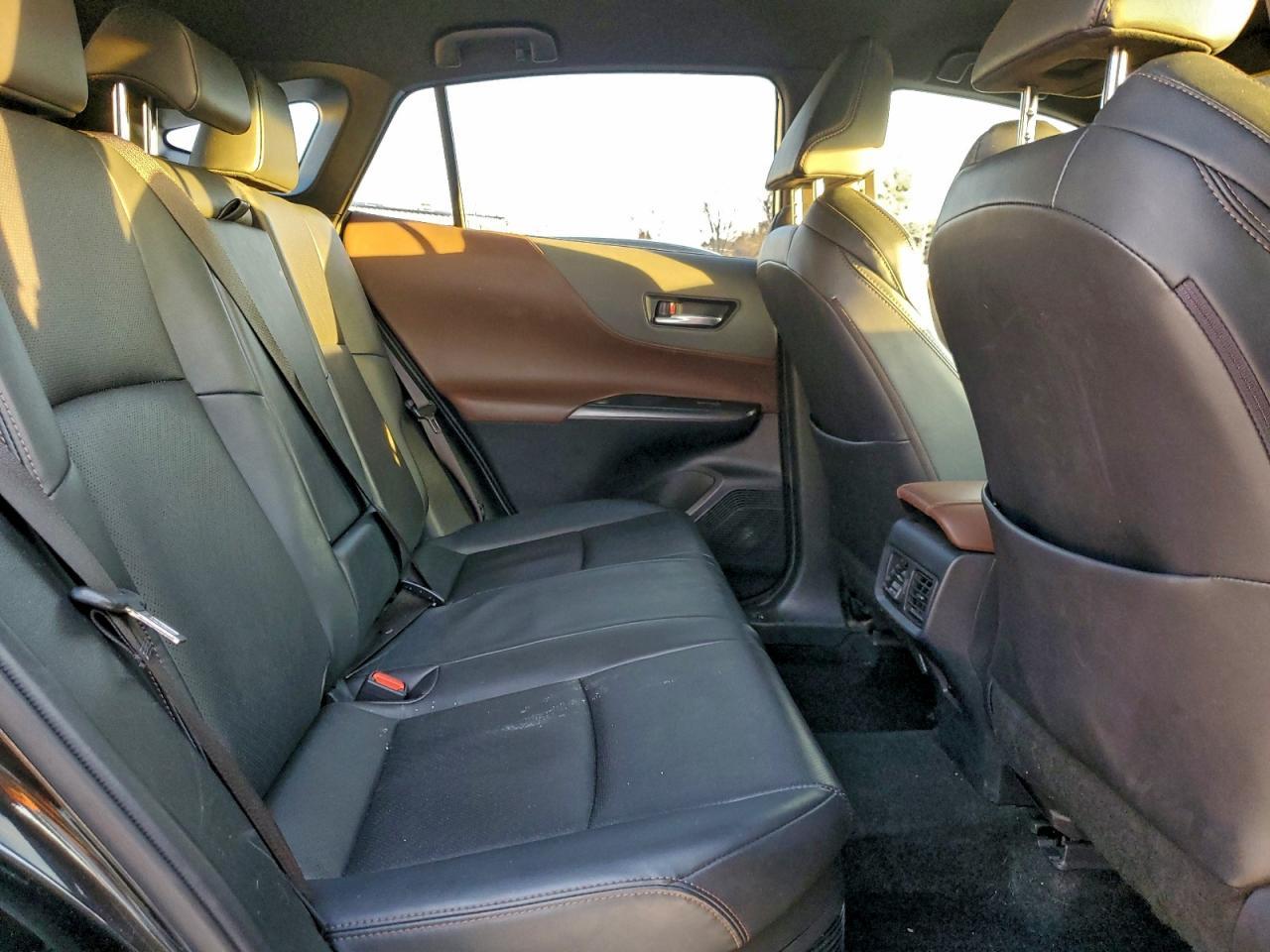 2021 Toyota Venza le