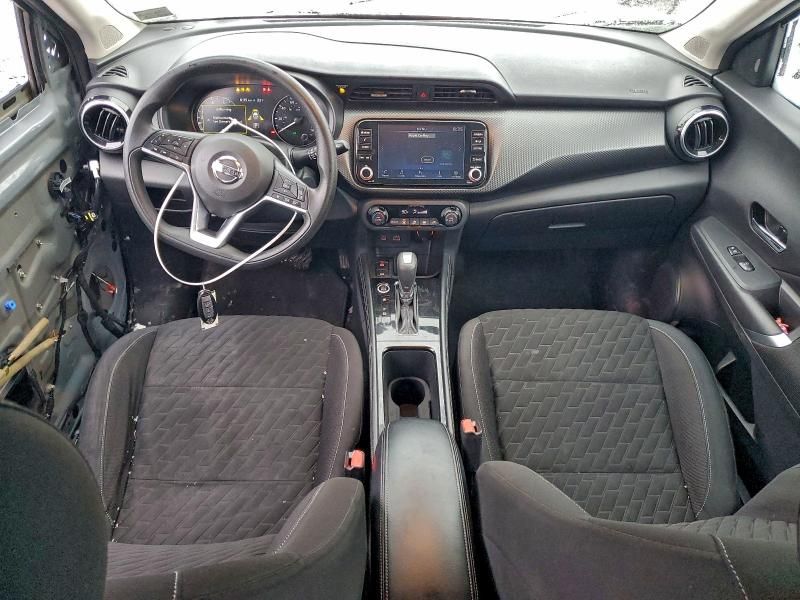 2021 Nissan Kicks sv