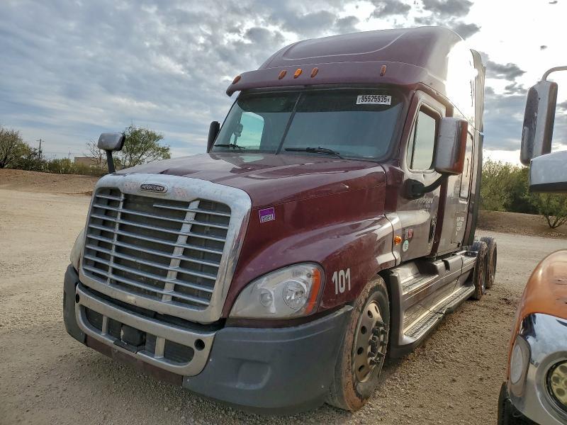 2015 Freigliner 2015 Freightliner Cascadia Semi Truck