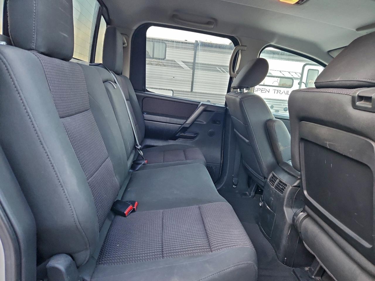 2012 Nissan Titan SV