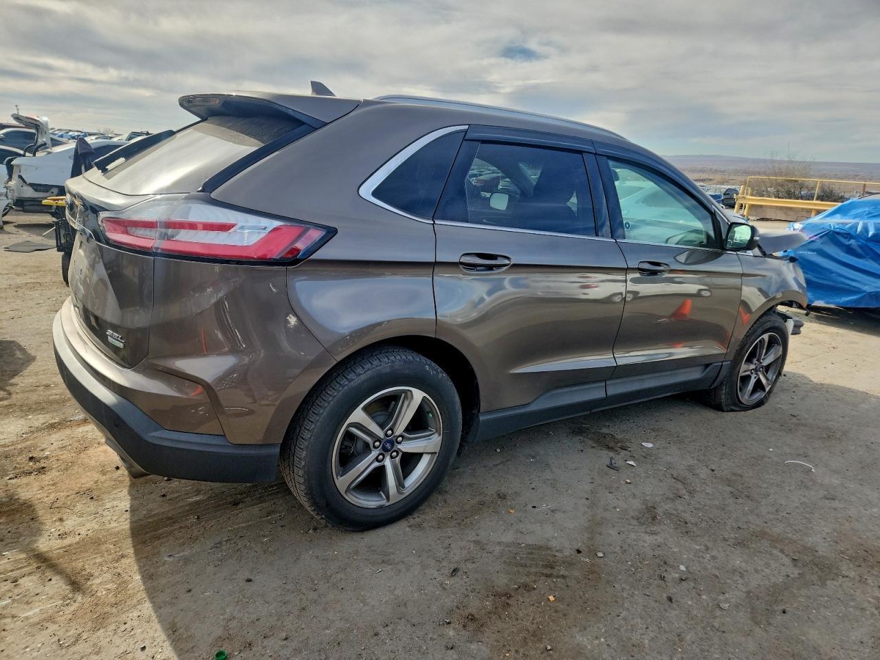 2019 Ford Edge sel