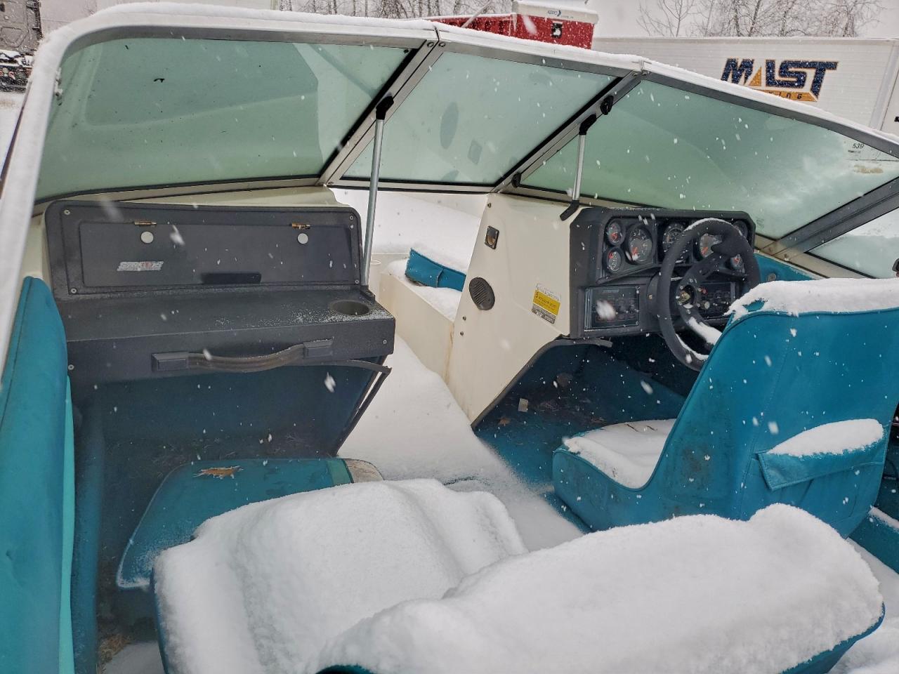 1996 Stratos Boat
