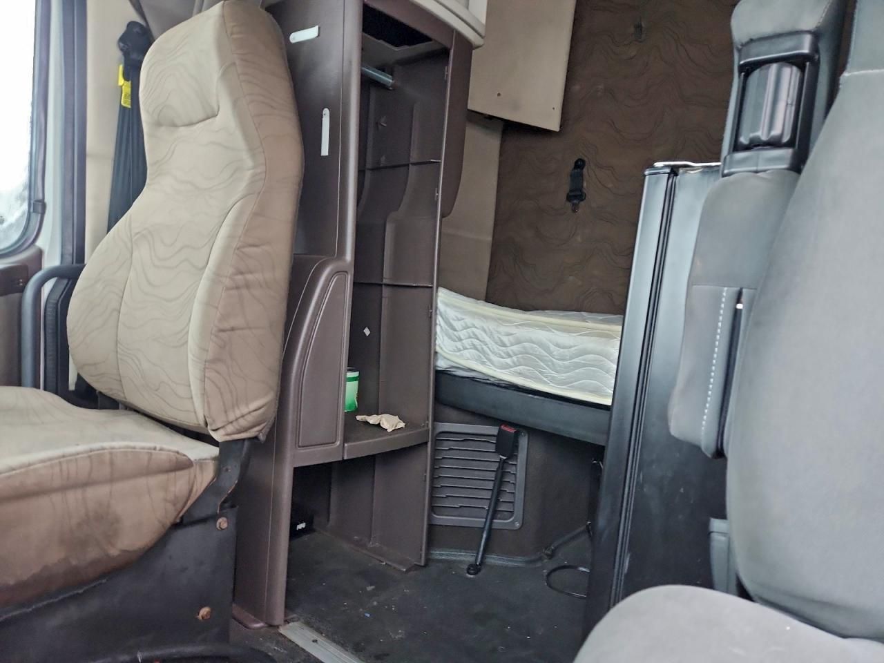 2017 Volvo VNL Semi Truck