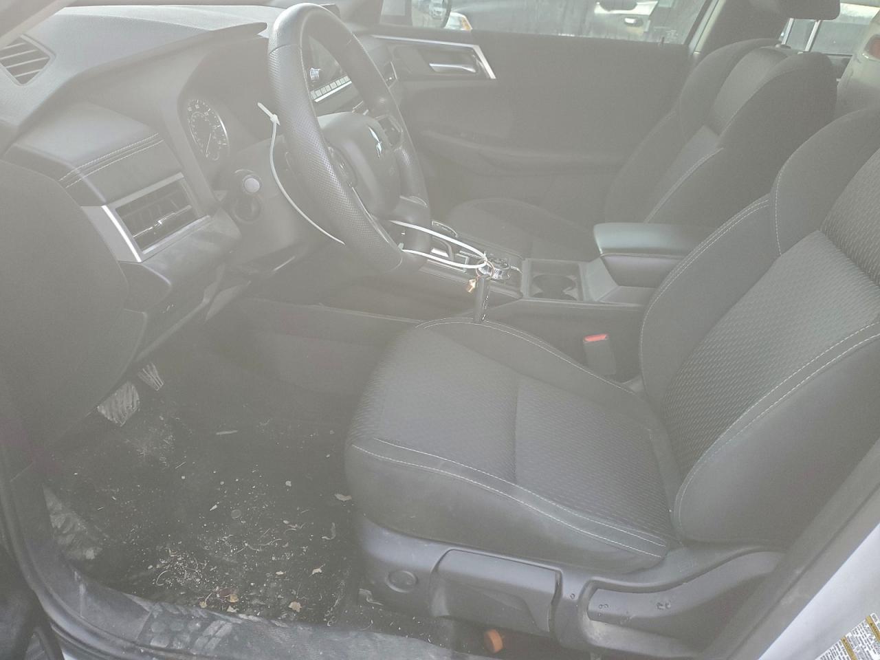 2022 Mitsubishi Outlander es