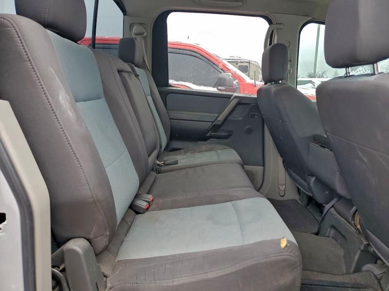 2004 Nissan Titan XE