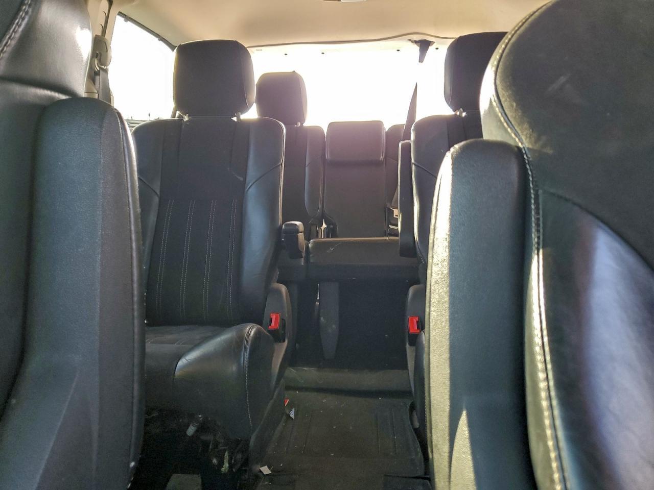 2014 Chrysler Town & Country Touring L