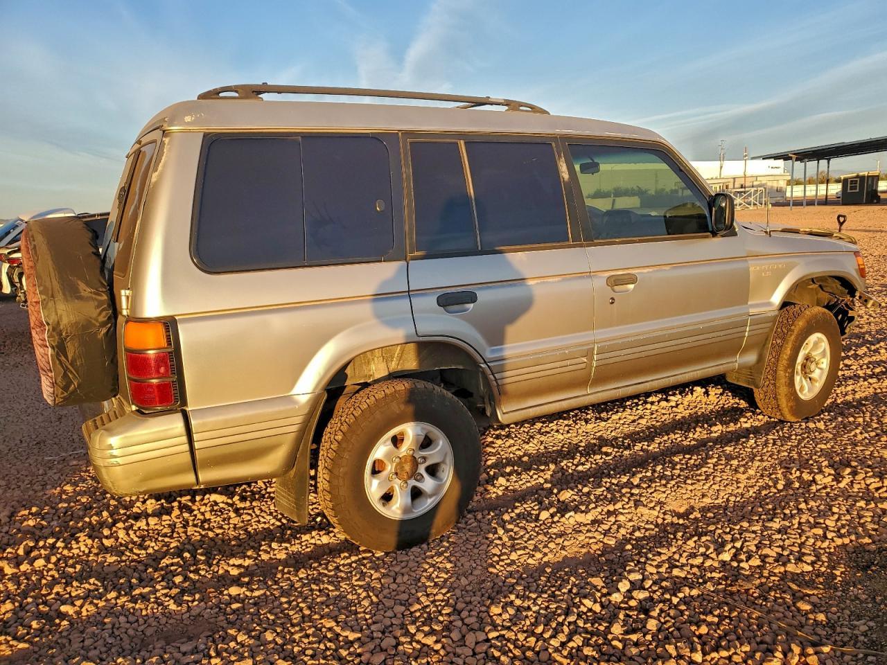 1997 Mitsubishi Montero ls