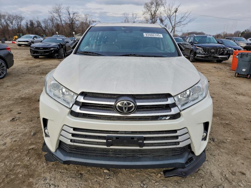 2019 Toyota Highlander se