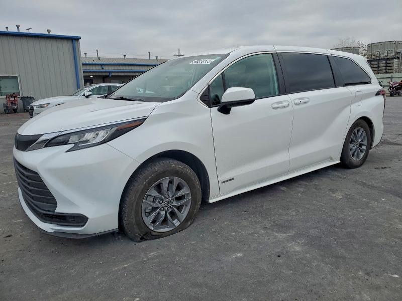 2021 Toyota Sienna le