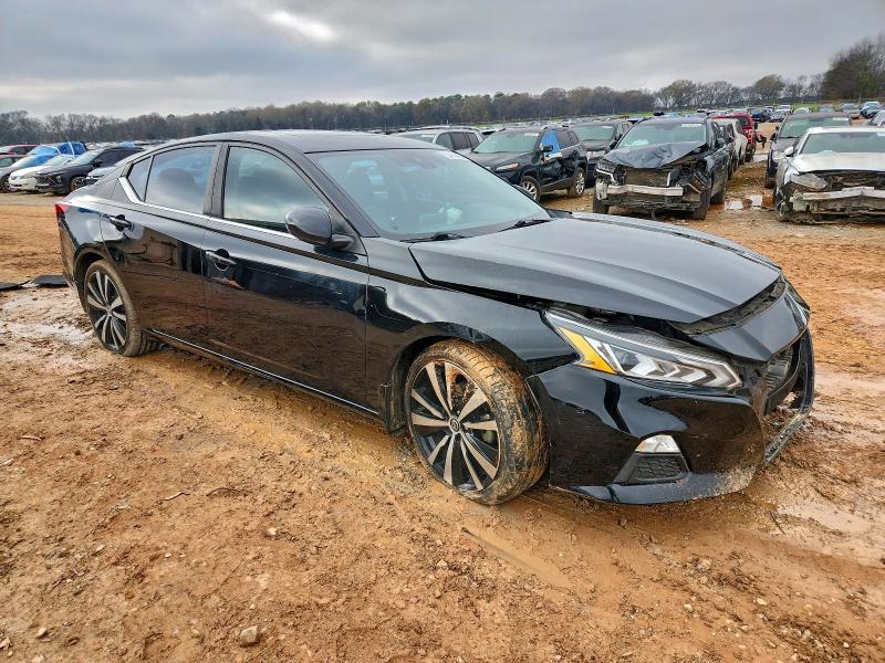 2020 Nissan Altima sr