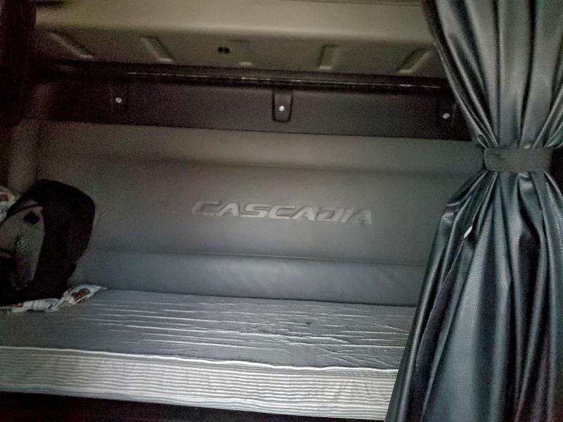 2021 Freigliner 2021 Freightliner Cascadia 126 Semi Truck