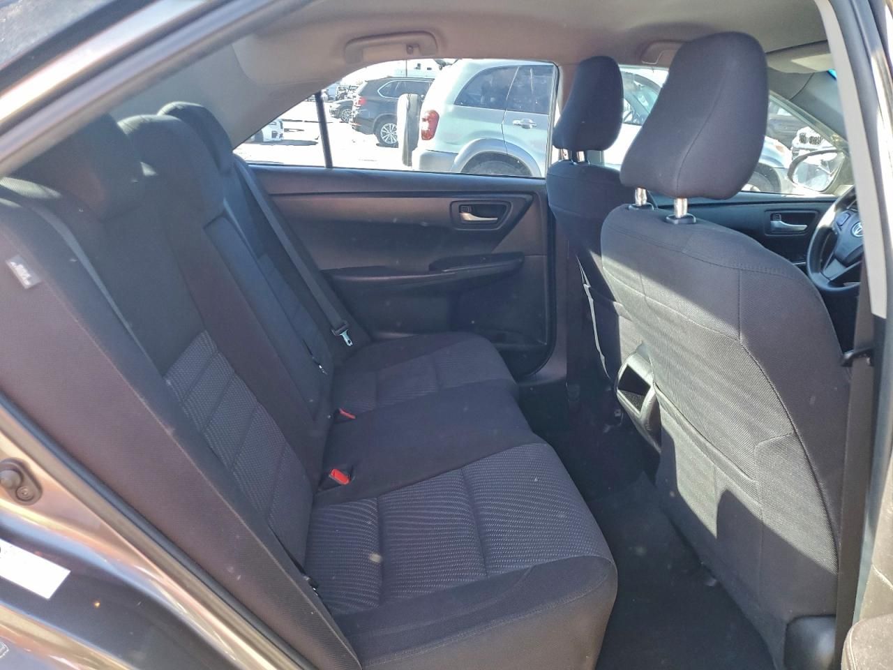 2016 Toyota Camry le