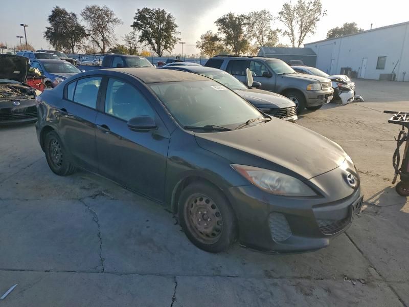 2013 Mazda 3 I